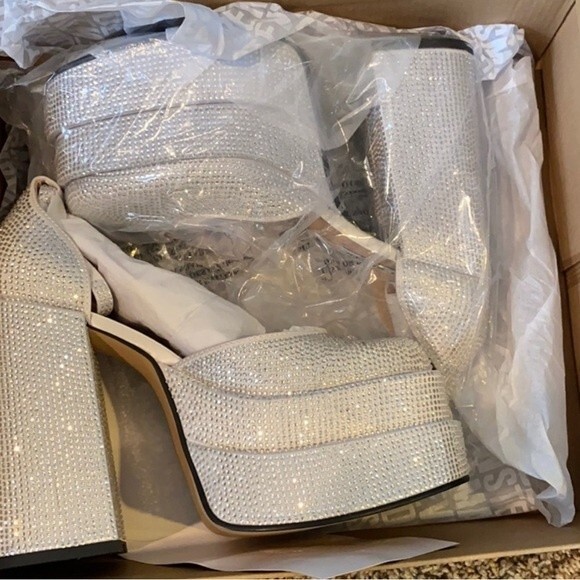 STEVE MADDEN Charlize Rhinestone Platforms New! - Picture 9 of 12
